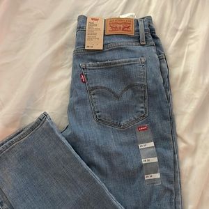 NWT Levis high rise straight